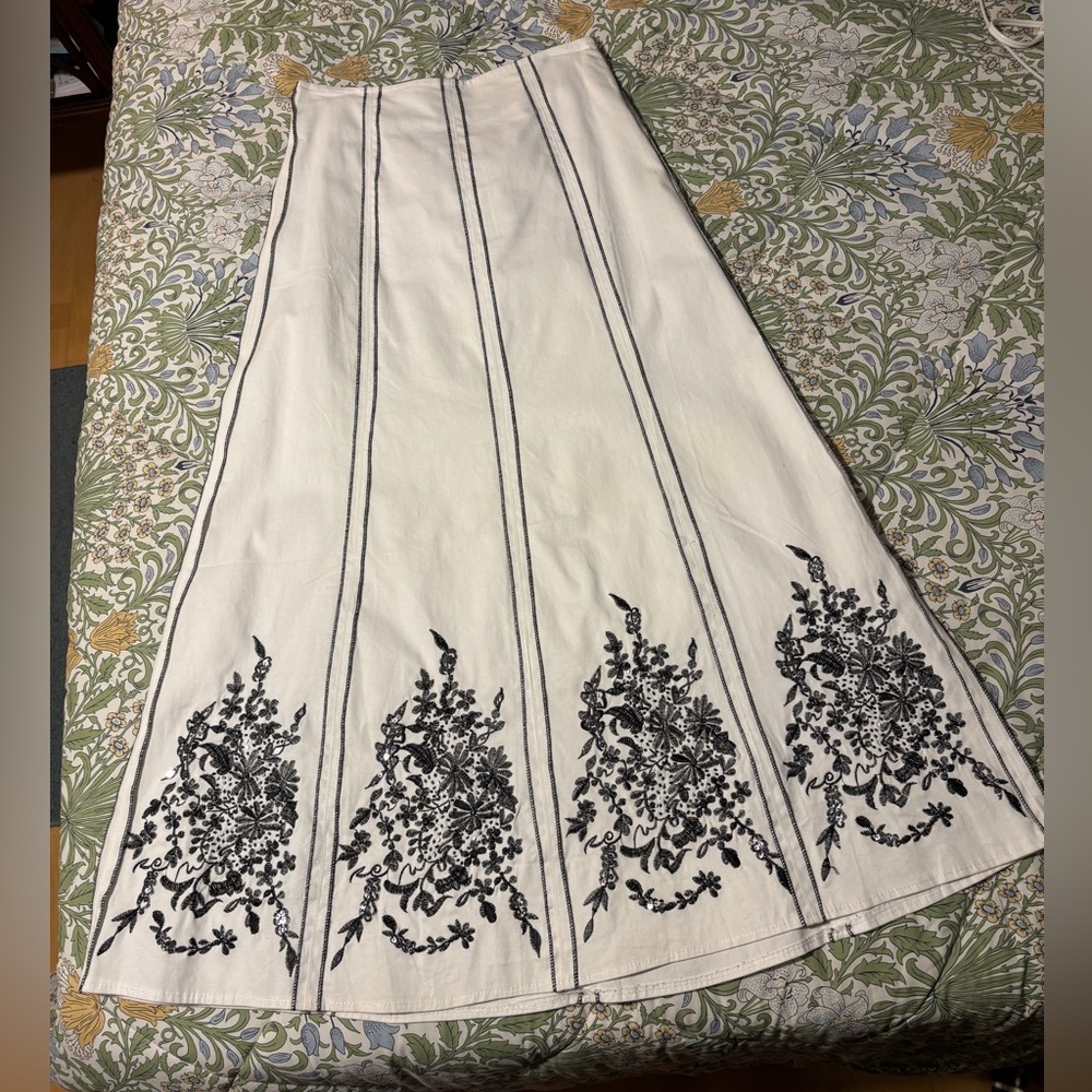 Stunning Vintage Kokomo Cream Skirt with Black Beaded Floral Embroidery XS?